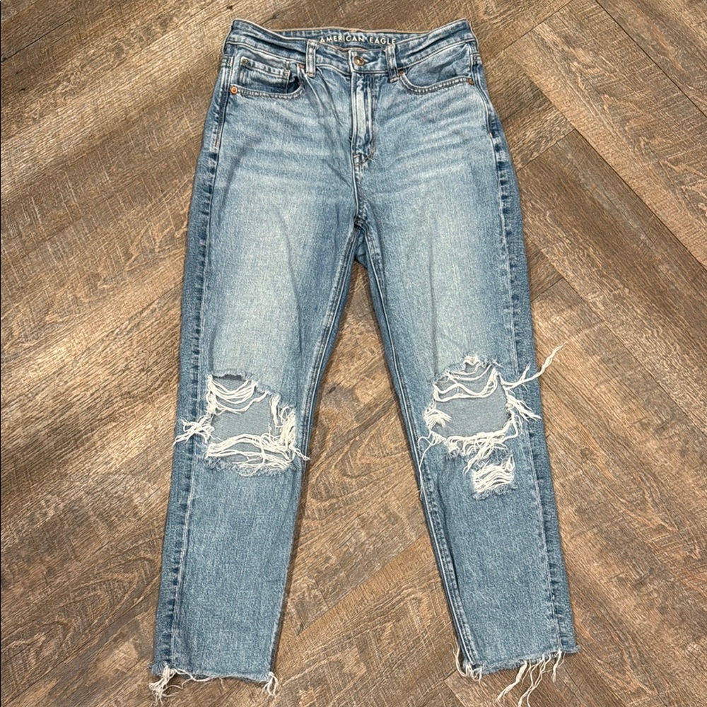 American Eagle Outfitters Women’s Cutoff Mom Jeans